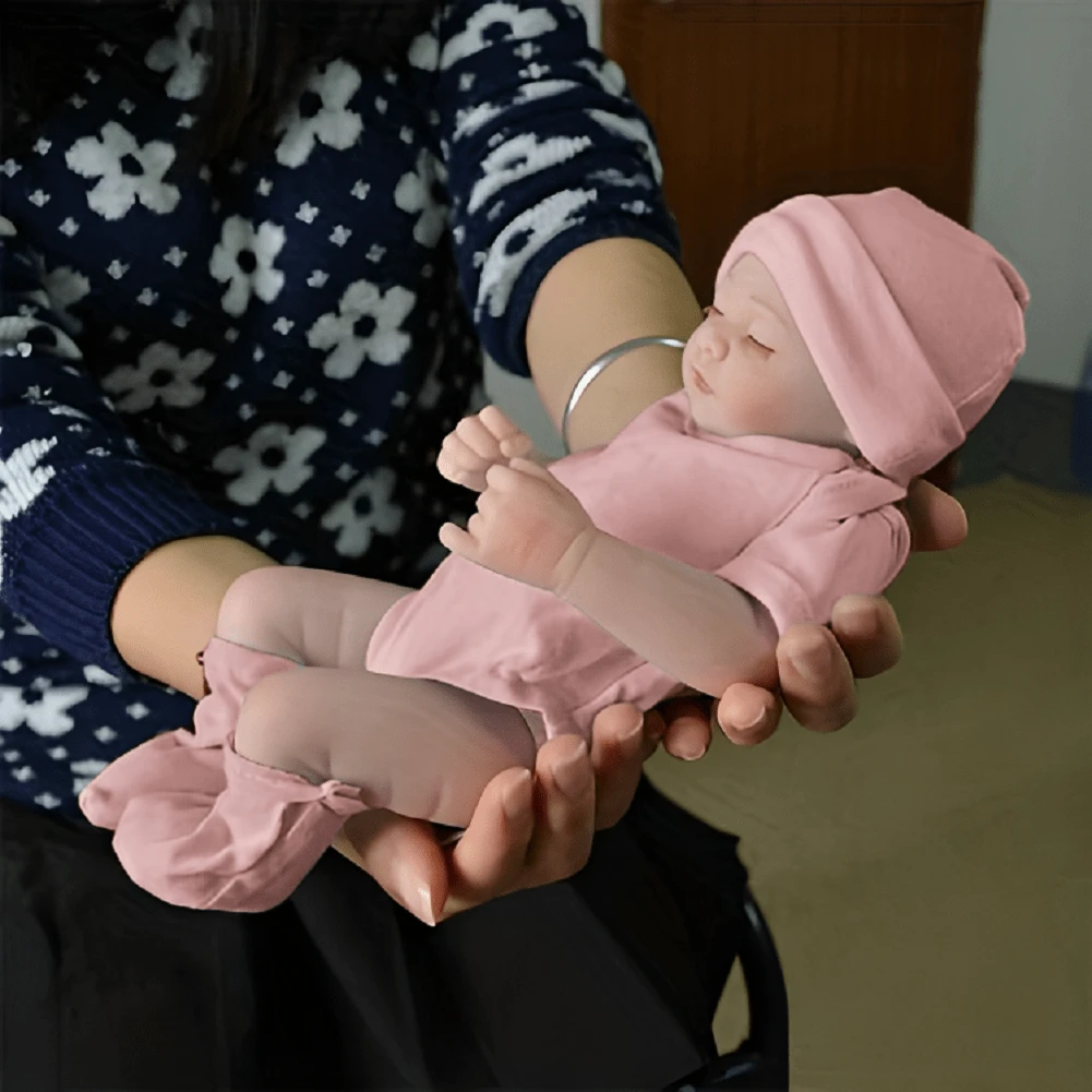 KRR 11英吋柔軟逼真新生女嬰娃娃，乙烯基材質，可睡眠，附衣物，適合兒童的完美禮物，仿真娃娃，娃娃推車 - 粉色 - 查看 1