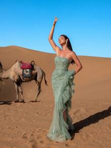 Faeriesty Elegante vestido de noche sin tirantes de alta costura con cierre de lazo en la espalda y bajo asimétrico con volantes - Vestido de cola de sirena con detalles de cristales para galas de etiqueta negra, bodas de lujo, ceremonias de premiación formales, eventos de alfombra roja y funciones benéficas de alto perfil
