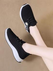 ISPORTE Zapatos de tenis bordados estampados a la moda para mujer, zapatos para correr antideslizantes, resistentes al desgaste y transpirables, zapatos deportivos casuales suaves, cómodos y livianos, adecuados para fitness al aire libre, trabajo y vida diaria. - Negro - Ver 2