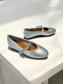 RevReaL Damskie Jasnokolorowe Okrągłe Noski Płaskie Buty Z Nitami - Klasyczne Płaskie Buty Mary Jane (Dekoracja Srebrną Klamrą)