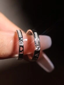 1 chiếc nhẫn đôi bằng bạc Sterling 925 Cubic Zirconia, thiết kế chữ LOVE có thể điều chỉnh kích thước, nhẫn đơn dành cho nam/nữ, quà tặng cho cặp đôi, thích hợp cho hẹn hò hàng ngày ngày lễ tình nhân - Người mẫu nữ - Xem 3