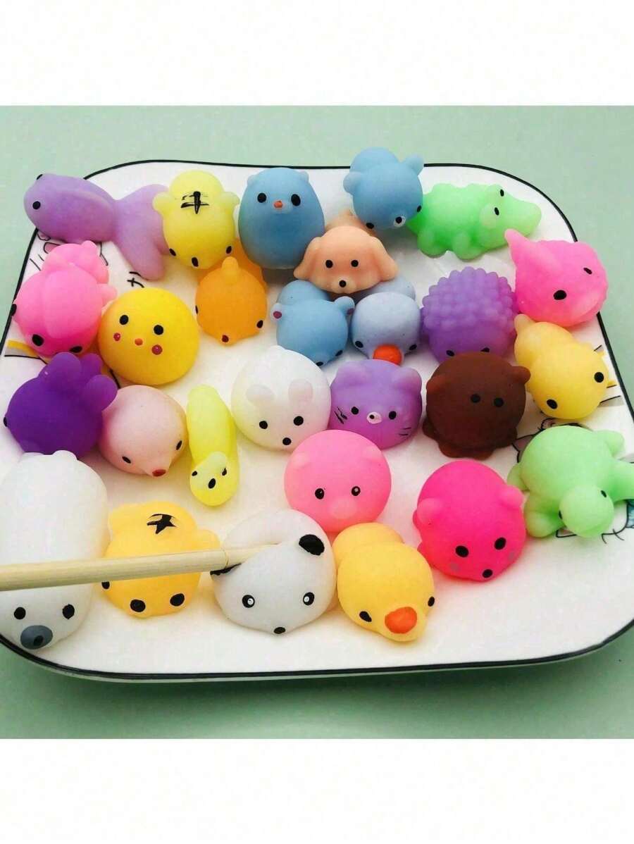随机款式 Squishy Squishies,卡通可爱 Squishy 玩具,迷你减压挤压玩具 - 彩色 - 查看 1