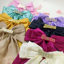 Kẹp tóc nơ tên Acrylic tùy chỉnh, Kẹp tóc tên cá nhân hóa cho phụ nữ, Quà tặng cho Lễ Tạ ơn & Giáng sinh, Phụ kiện tóc cưới, Màu sắc tươi sáng mùa xuân hè, Dễ thương, Đáng yêu, Nhiều màu sắc, Y2K, Phong cách, Unisex, Thường ngày, Hipster, Tùy chỉnh, Cá nhân hóa, Độc đáo, Tùy chỉnh, Quà tặng lý tưởng cho anh ấy, Quà tặng lý tưởng cho cô ấy, Bạn trai, Bạn gái, Gia đình, Bạn bè, Ông bà, Trẻ em, Cô ấy, Cho ngày kỷ niệm, Cho sinh nhật, Cho đám cưới, Cho lễ tốt nghiệp, Cho tân gia - bạc - Xem 6