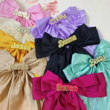 Kẹp tóc nơ tên Acrylic tùy chỉnh, Kẹp tóc tên cá nhân hóa cho phụ nữ, Quà tặng cho Lễ Tạ ơn & Giáng sinh, Phụ kiện tóc cưới, Màu sắc tươi sáng mùa xuân hè, Dễ thương, Đáng yêu, Nhiều màu sắc, Y2K, Phong cách, Unisex, Thường ngày, Hipster, Tùy chỉnh, Cá nhân hóa, Độc đáo, Tùy chỉnh, Quà tặng lý tưởng cho anh ấy, Quà tặng lý tưởng cho cô ấy, Bạn trai, Bạn gái, Gia đình, Bạn bè, Ông bà, Trẻ em, Cô ấy, Cho ngày kỷ niệm, Cho sinh nhật, Cho đám cưới, Cho lễ tốt nghiệp, Cho tân gia - bạc - Xem 2