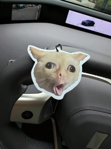 猫咪咳嗽呕吐表情很搞笑。汽车香薰纸、衣柜空气清新剂、香水、后视镜装饰、汽车内饰配件、天然芳香空气净化器、卡通浴室空气清新剂、客厅、办公室、卧室挂饰 - 五星級飯店香味 - 查看 5