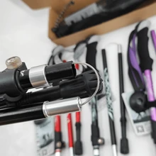 Gậy đi bộ đường dài bằng hợp kim nhôm có tay cầm bằng xốp EVA siêu nhẹ có thể gập lại, có bao bì hộp giấy. Thích hợp cho cắm trại, đi bộ đường dài ngoài trời, tụ tập bạn bè, đi chơi gia đình - Đỏ - Xem 9