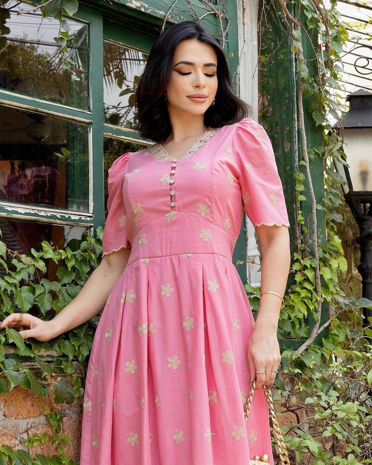 Luxury Embroidered Dress With Button - 查看 3