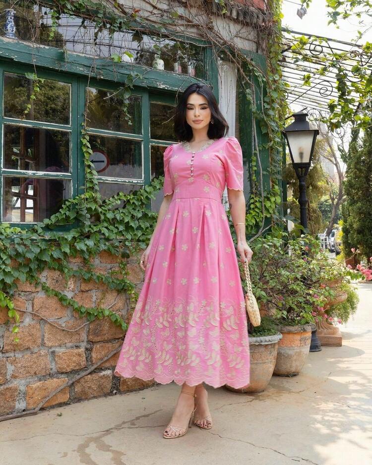 Luxury Embroidered Dress With Button - 查看 1