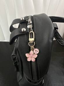 HAILIAN 基于英文字母设计的包包挂件，款式时尚简约，适合万圣节服装搭配，适合大学生和小学生包包挂件，汽车钥匙扣，生日，节日，开学季，万圣节小礼物