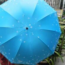 1 Stück zufälliges Blumenmuster Oversized 10-Bügel Regenschirm zum Falten, Damen Doppelzweck Sonnen- und Regenschirm, UV-Schutz sturmfest und regenfest, Sommer Abkühlung, Strand, Reise