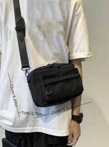 Sac carré minimaliste noir unicolore avec sangle réglable. Sac banane pratique pour les étudiants et les déplacements. Sac bandoulière, sac à l'épaule, sac de côté pour homme. Sac de cours, sac de messager, sac de vacances, sac cylindrique. Petit sac, sac à bandoulière, nouveaux articles essentiels pour les étudiants et les hommes. Petit sac, sac de corps, pochette