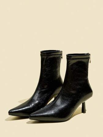 Höst/vinter 2025 Dam Svarta Mocka Ankelstövlar och Korta Stövlar, 7 cm Hög Klack, Elastisk Slim Fit, Bekväma Och Moderiktiga Stövlar, Svarta Höga Klackar, Vinglasklack, Oljefärgat Läder, Kitten Heels