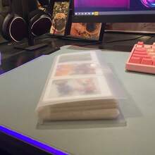 1 本大型透明相册 - 可容纳 240 张照片，耐用且无酸，适用于存放电影票、明星卡、明信片和纪念品 - 彩色 - 查看 3