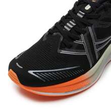 XTEP 坦程Max男子跑步鞋 輕便運動鞋男鞋 976119110063黑/銀色 - 黑/銀色 - 查看 5