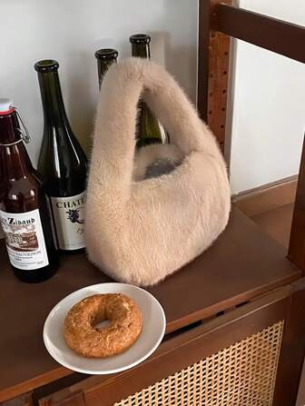 Ins Cute Hand-Held Furry Bag For Women In Winter, Imitation Fur High-End Hand-Carrying Plush Bag, Suitable For Daily Shopping, Fashionable And Portable Velvet Bag