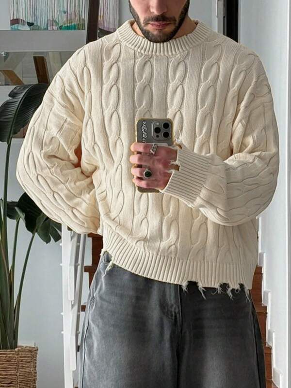 Pull ample décontracté pour homme avec déchirures et franges, col ras-du-cou, manches longues. Tricot polyvalent pour le printemps, l'automne et l'hiver