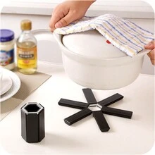 1 tấm lót cách nhiệt gấp gọn cho bàn ăn gia đình, miếng lót nồi chống dính, tấm lót bát đĩa, chịu được nhiệt độ cao - màu đen - Xem 1