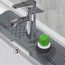 1 szt. Silikonowa mata ochronna na kran - ulepszona konstrukcja nachylenia, łapacz rozprysków z uchwytem na gąbkę do kuchni i łazienki, ochraniacz przed kapaniem wody