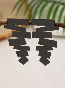 1 Pair Asymmetrical Geometric Pattern Retro Exaggerated Design Stud Earrings For Women - Black - View 6
