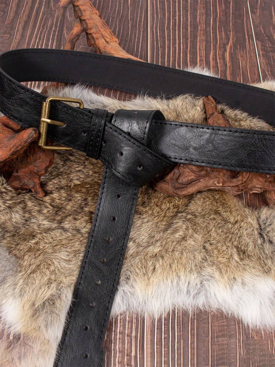 Cinture da chausses medievali da donna e da uomo. Set di cinture in pelle per collant, accessori del XIII-XV secolo per un costume da rievocazione storica. - Italia