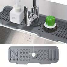 1 szt. Silikonowa mata ochronna na kran - ulepszona konstrukcja nachylenia, łapacz rozprysków z uchwytem na gąbkę do kuchni i łazienki, ochraniacz przed kapaniem wody