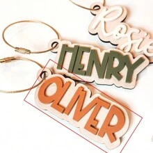 定制亚克力钥匙扣、背包姓名牌、定制包牌、儿童姓名牌、3D钥匙扣、秋冬季尿布包牌，多用途、大容量、百搭、多功能、色彩缤纷、可爱、萌系、简约、趣味、卡哇伊、千禧风、极简主义、通勤、商务休闲、基础款、定制、个性化、独特、专属定制、送给他的理想礼物、送给她的理想礼物、送给家人、朋友、女朋友、周年纪念日、生日、节日/度假、户外/郊游/旅行/徒步/体育场/运动/攀岩、商务/通勤/工作/办公室、定制包包配件、时尚秋季、尽显魅力 - 彩色 - 查看 22