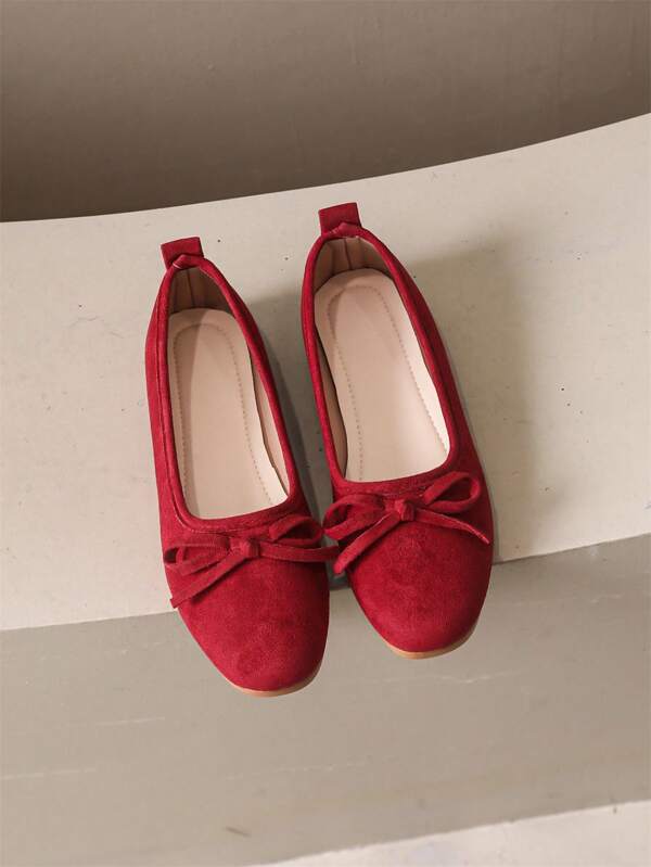 Nuevos lanzamientos Primavera Otoño 2024 Bailarinas rojas con decoración de lazo y bajo empeine para mujer, Talla grande 41-43