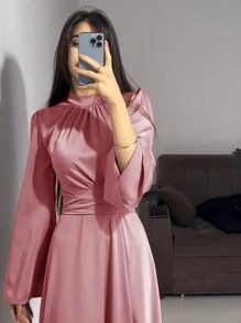 女士纯色圆领系带喇叭袖缎面优雅端庄长袖连衣裙，适合春秋季节穿着。 - 粉色 - 查看 3