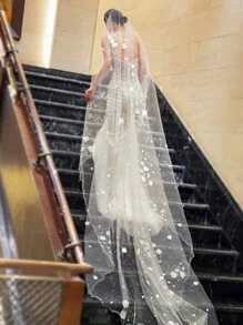 3 Meters Long Luxury Bridal Veil With 3D Floral Pattern, Suitable For Wedding Photography And Ceremony, Autumn Valentine's Day Accessories - Beige - View 1