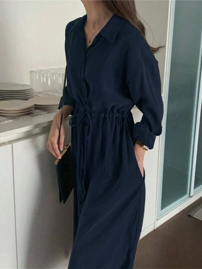 女式休闲纯色抽绳腰部纽扣前开襟衬衫裙，秋季