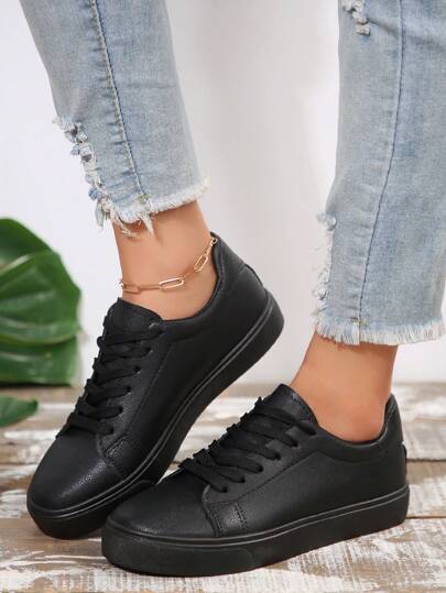 [Föreslå att du beställer en storlek större] 2025 Vårnya vita skateboardskor för kvinnor, moderiktiga och mångsidiga andningsbara atletiska sneakers, vardagsskor i koreansk stil