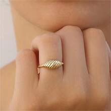 1 chiếc nhẫn Croissant tối giản, nhẫn đính hôn cưới thích hợp để đeo hàng ngày - Vàng - Xem 3