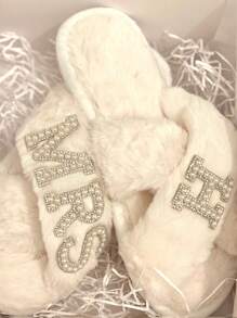 Personalised Custom Mrs Bride Wedding Slippers Fluffy Slippers With Faux Pearls Letters Hen Party Bridesmaid Gift Ornamental Stylish,Fashion,Hipster,Contracted,Casual,Cute Cuties,Modest Fashion,Minimal Chic,Cozy Custom,Unique,Personalized Treasurefinds Ideal Gifts For Him Family,Friends,Youth Ornamental,Dawg Stylish,Fashion,Hipster,Contracted,Casual,Cute Cuties,Minimal Chic,Cozy Custom,Unique,Personalized Ideal Gifts For Him,Ideal Gifts For Her Family,Friends,Customized Women Slippers,Street Casual Chic,Shoes,2025 Halloween Accessories, Urban Chill