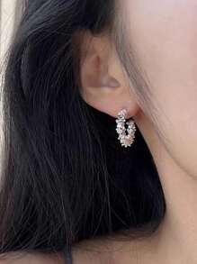 1 Pair S925 Sterling Silver Delicate Chrysanthemum Design Earrings, Unique Style Suitable For Women Daily, Date And Party Wear