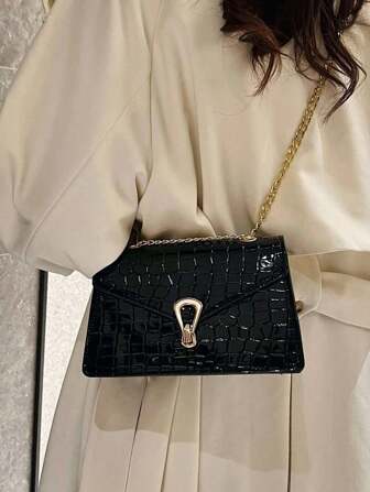 Bolso cuadrado con solapa y cadena con estampado de cocodrilo, bolso de hombro cuadrado de piel sintética de unicolor y ligero, ideal como bolso bandolera para uso diario, para adolescentes, mujeres, estudiantes universitarios, principiantes y trabajadores de oficina, ideal para oficina, universidad, trabajo, transporte, actividades al aire libre y viajes. El mejor bolso de trabajo para mujeres, regalo de cumpleaños, accesorio, regalo para el Día de San Valentín para damas, niñas, mujeres, adolescentes y estudiantes universitarios.