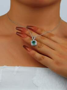 1 pieza Collar colgante con Marco cuadrado de plata de ley 925 chapado en oro blanco, circonita cúbica y esmeralda de laboratorio, estilo lujoso y vintage de palacio, cadena para clavícula, adecuado como regalo para el Día de San Valentín, aniversario de bodas, Navidad, Acción de Gracias, para novia, esposa, madre, abuela