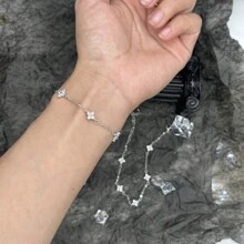 1pc Fashionable Minimalist Cubic Zirconia Bracelet, Waterproof, With 18K Gold Plated Miniature Flower Pendant, Women's High-End Jewelry Gift, Luxury Ladies Bracelet Valentines,Mom,Mother,Mother's Day,Gift