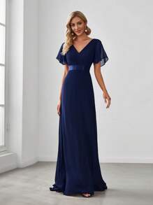 优雅V领荷叶边蝴蝶袖藏蓝色伴娘礼服、宾客礼服、春季婚礼半正式礼服、新娘母亲礼服，也适合生日派对、毕业典礼、情人节等场合。