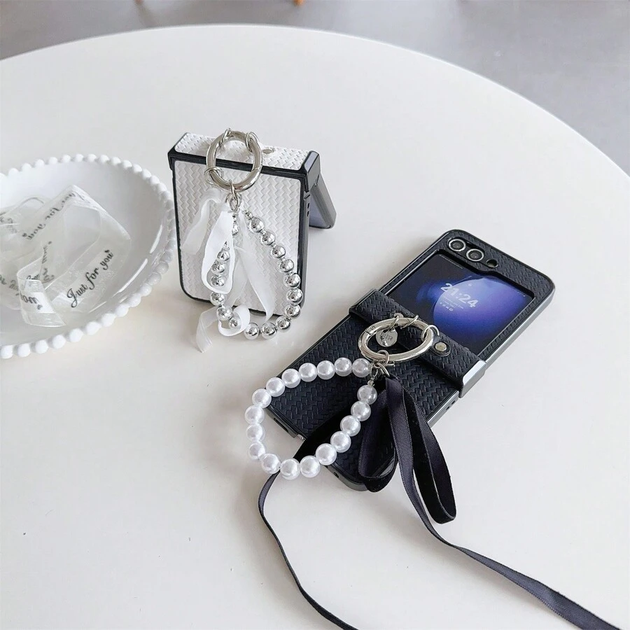 3 chiếc/bộ thảm cỏ màu đen và trắng phù hợp với khăn lụa ngọc trai mặt dây chuyền phụ kiện tương thích với Samsung Galaxy Z Flip6/Galaxy Z Flip5/FLIP4/FLIP5/FLIP6