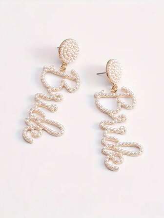 一对仿珍珠字母新娘耳环，红色新娘耳环，新娘耳环饰品，适合日常使用、婚礼、蜜月、单身派对礼物、结婚礼物。