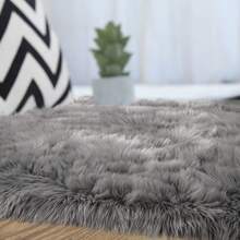 Faux Fur Sheepskin Fluffy Fur Rugs For Bedroom Kids Room Living Room Machine Washable Area Rugs In Runner Size Decoration Carpet Thanksgiving Christmas-Gifts Warm Thermal Floor Mat For Winter New Year Festival - Màu Xám nhạt - Xem 2