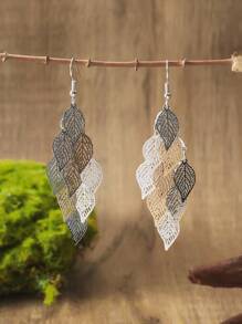 1 paire de boucles d'oreilles coréennes à la mode, vintage, de couleur aléatoire, avec feuilles ajourées et pendentifs à franges pour femmes - Correspondance des couleurs or et argent - Voir 2