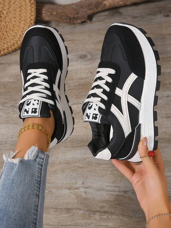 Chaussures de sport à lacets pour femmes, chaussures de travail légères, baskets décontractées à la mode pour femmes, convenant pour le printemps, l'été et l'automne