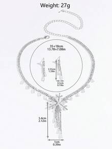 闪闪发光的雪花锆石吊坠项链耳环首饰套装，优雅的圣诞派对礼服配饰，适合作为礼物锆石首饰套装