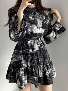 Vestido mini elegante al estilo coreano con diseño de impresión de tinta, cuello redondo, cintura alta estilizante, manga farol y volante en el bajo - Negro - Ver 6