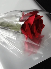 1/2 Rollo de envoltorio de celofán transparente, papel para envolver ramos de flores transparente, papel de envolver a prueba de polvo de plástico para cestas de regalo, flores, manualidades, aperitivos y dulces