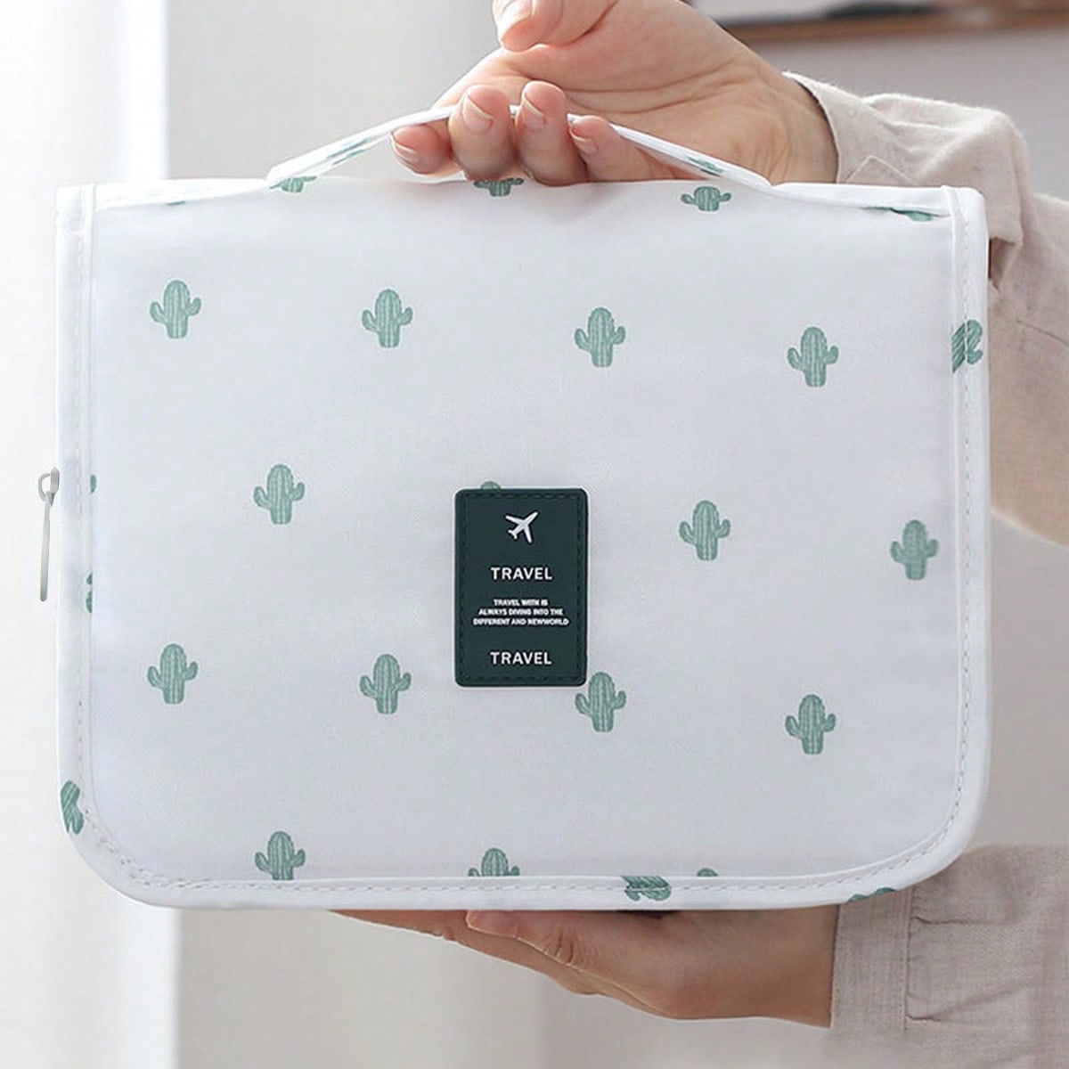 Portable Makeup Bag, 1Pc Polyamide Multifunctional Folding Cactus Pattern Toiletry Bag For Travel Makeup Bag Makeup Pouch Skincare Bag Toiletry Bag Packing Cubes, Travel Essentials Cruise Essentials Dorm Essentials, Wedding Bridesmaid Gifts, Mom Gifts, Birthday Gifts, Bathroom Living Room Bed Bathroom Organizer, Jewelry Organizer, Lip Oil Organizer,Gifts For Women,Christmas Gifts,Gift Ideas For Women,Pouch,Makeup Pouch,Travel Essential
