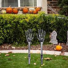 Decoración de Halloween con manos humanas realistas en dorado, plateado, blanco y negro - 32 x 6 cm - Plateado - Ver 6