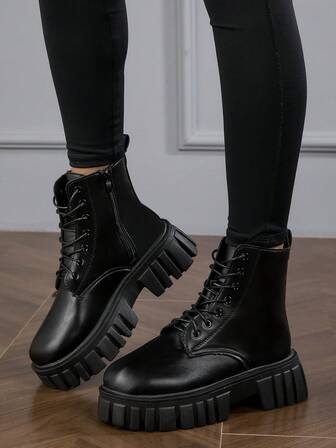 女式新款英式靴子弹力踝靴平底低跟细腿摩托车短靴秋冬季