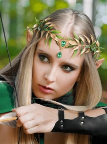 Couronne florale artisanale inspirée de Halloween/la forêt féerique avec des feuilles et des branches